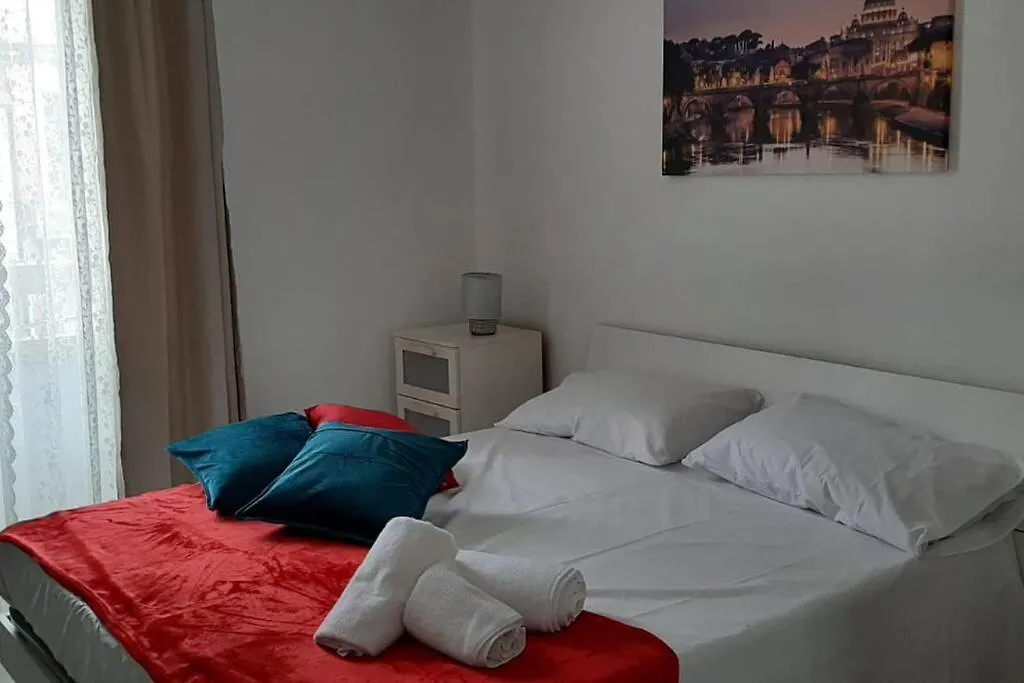 Caterina Apt San Lorenzo 2Camere Rome Apartment